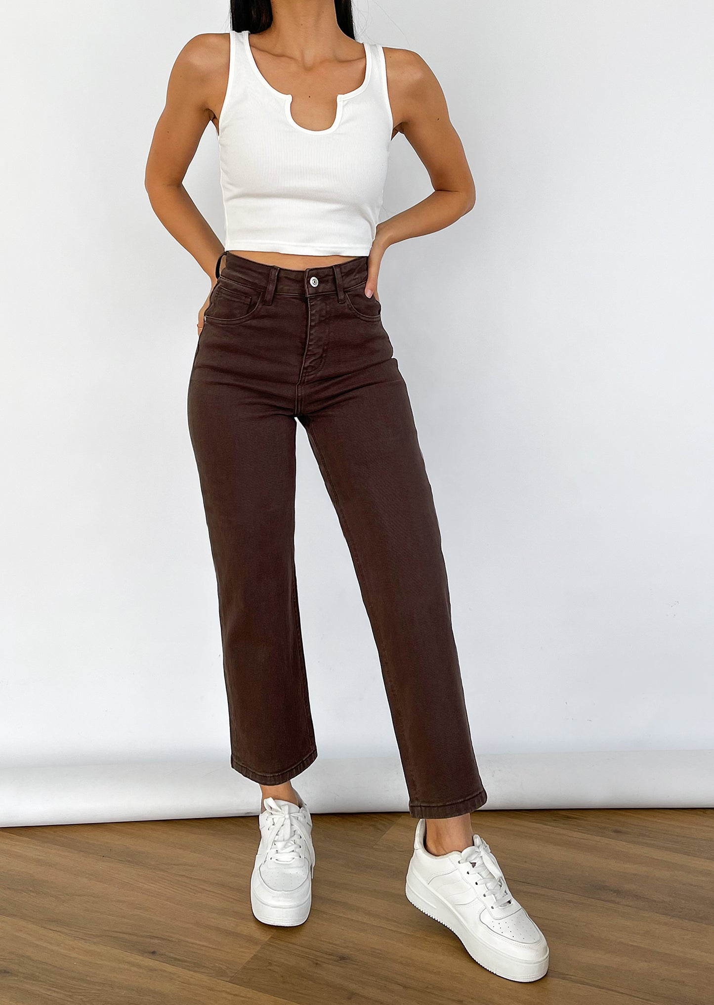 Dad jeans in brown