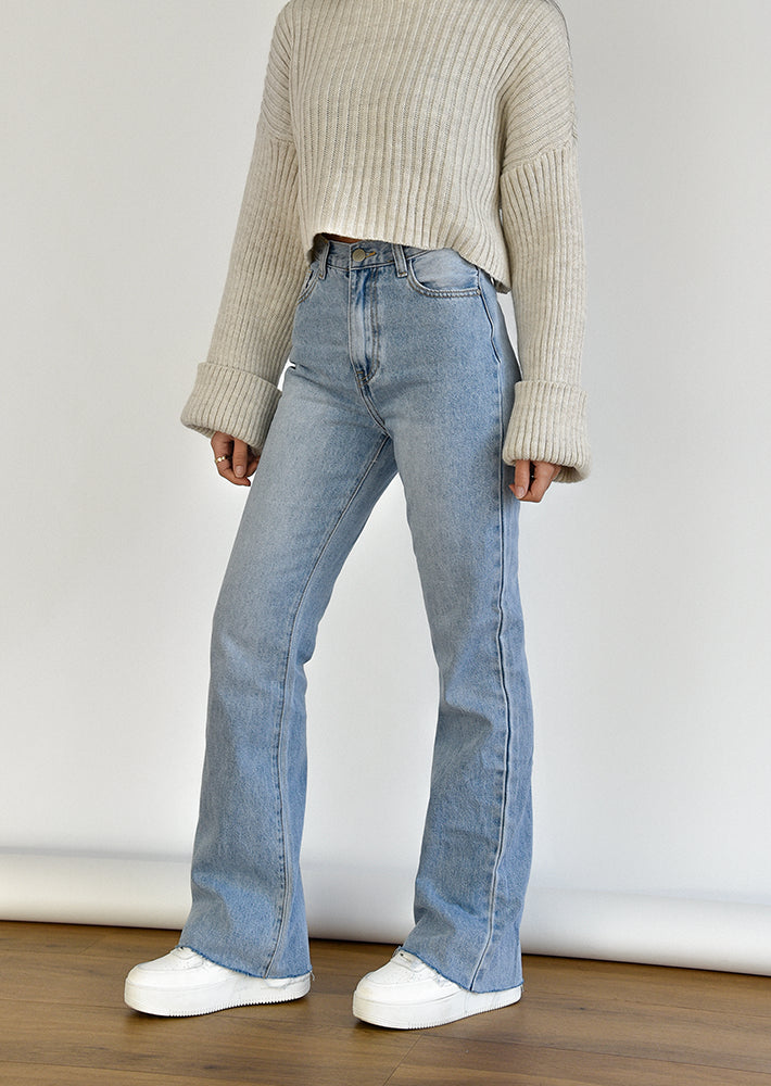 Flare jeans in light blue