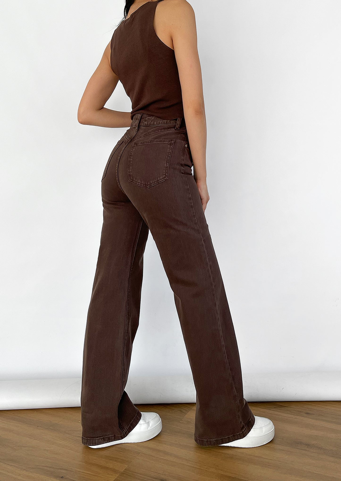 Flare jeans in brown