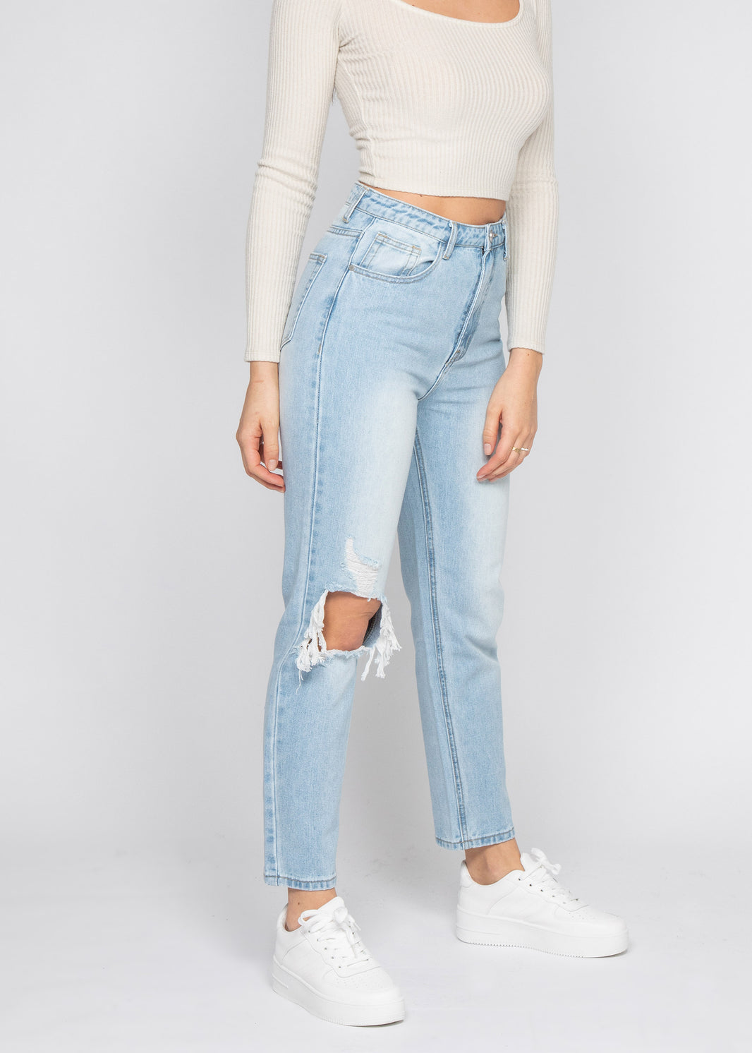 Ripped mom jeans in light blue