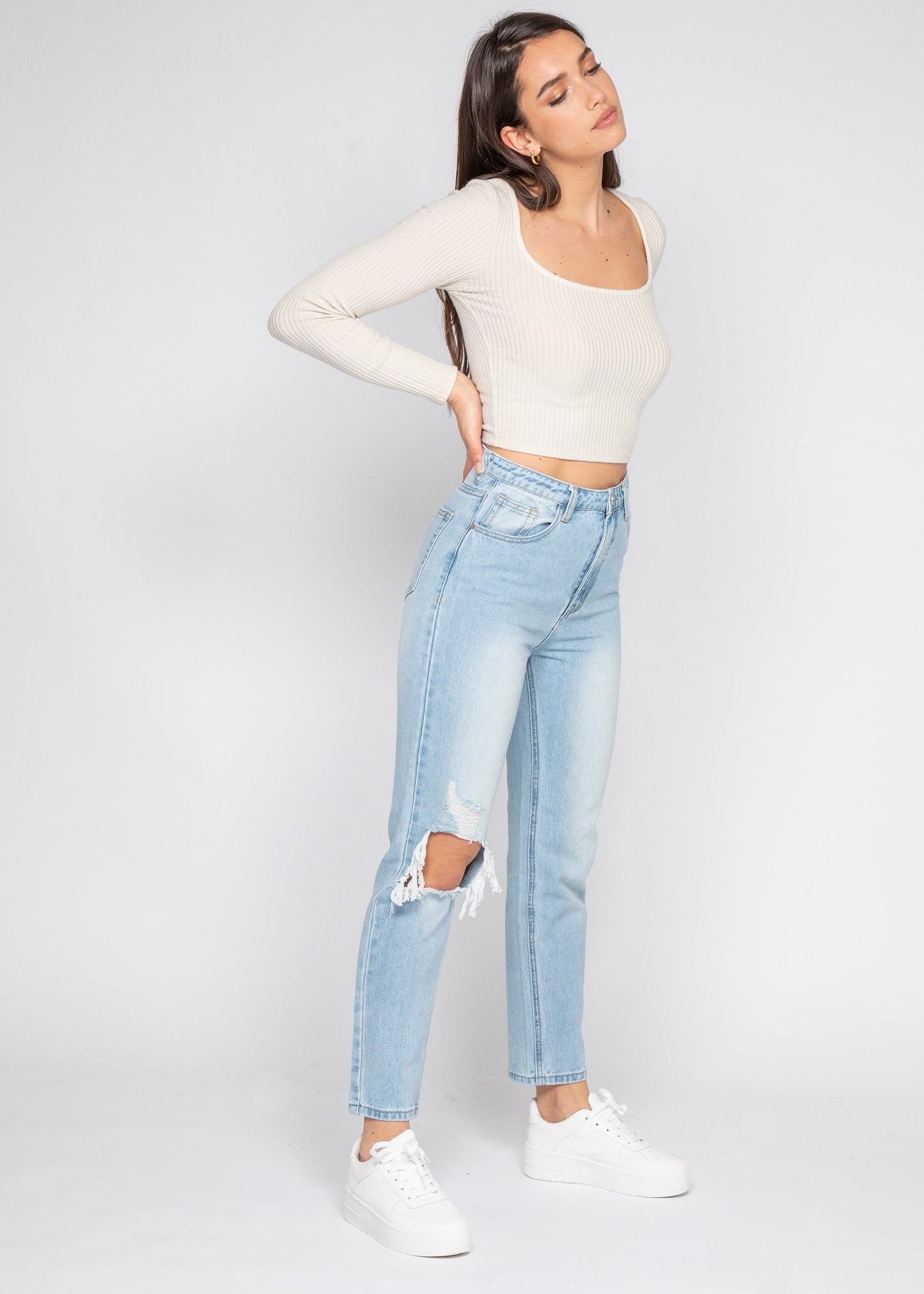 Ripped mom jeans in light blue