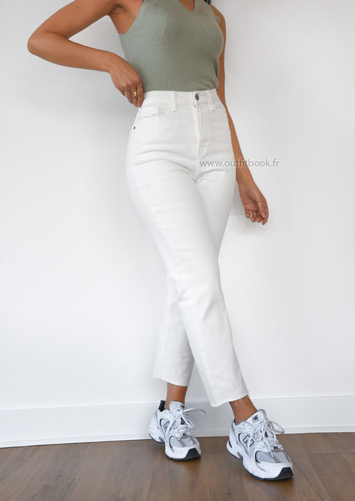 Jeans mom blancos de cintura alta
