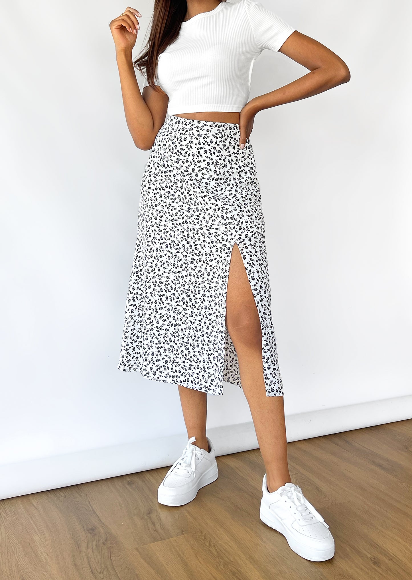 Jupe imprimée fleurie mi longue avec fente