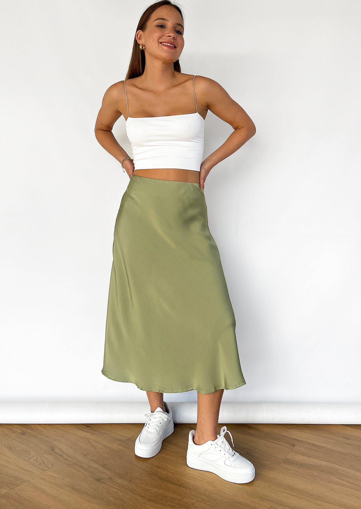 Satin midi skirt in green