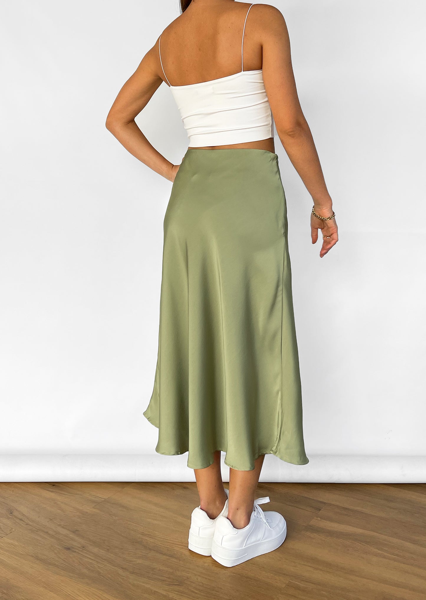 Satin midi skirt in green