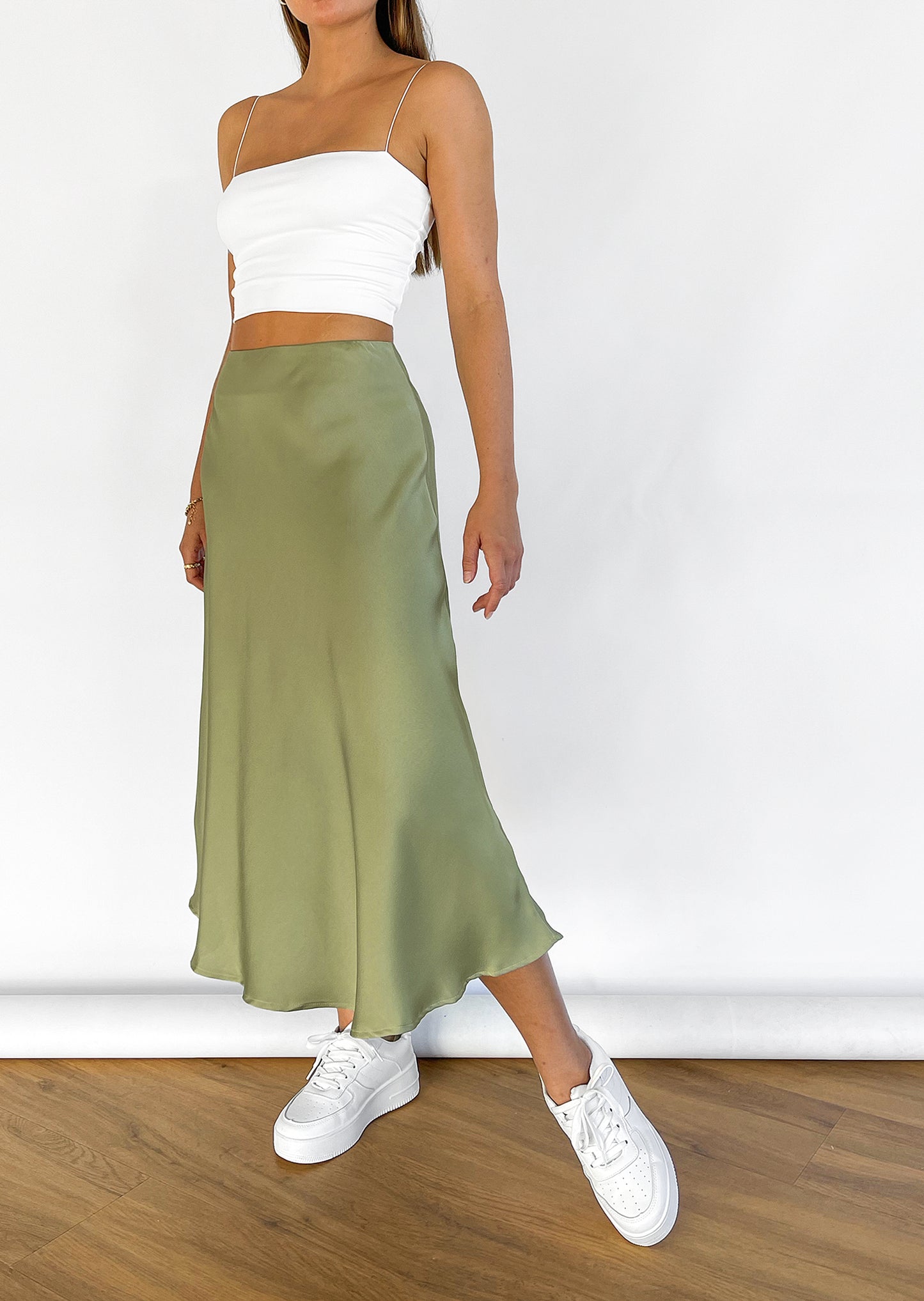 Satin midi skirt in green