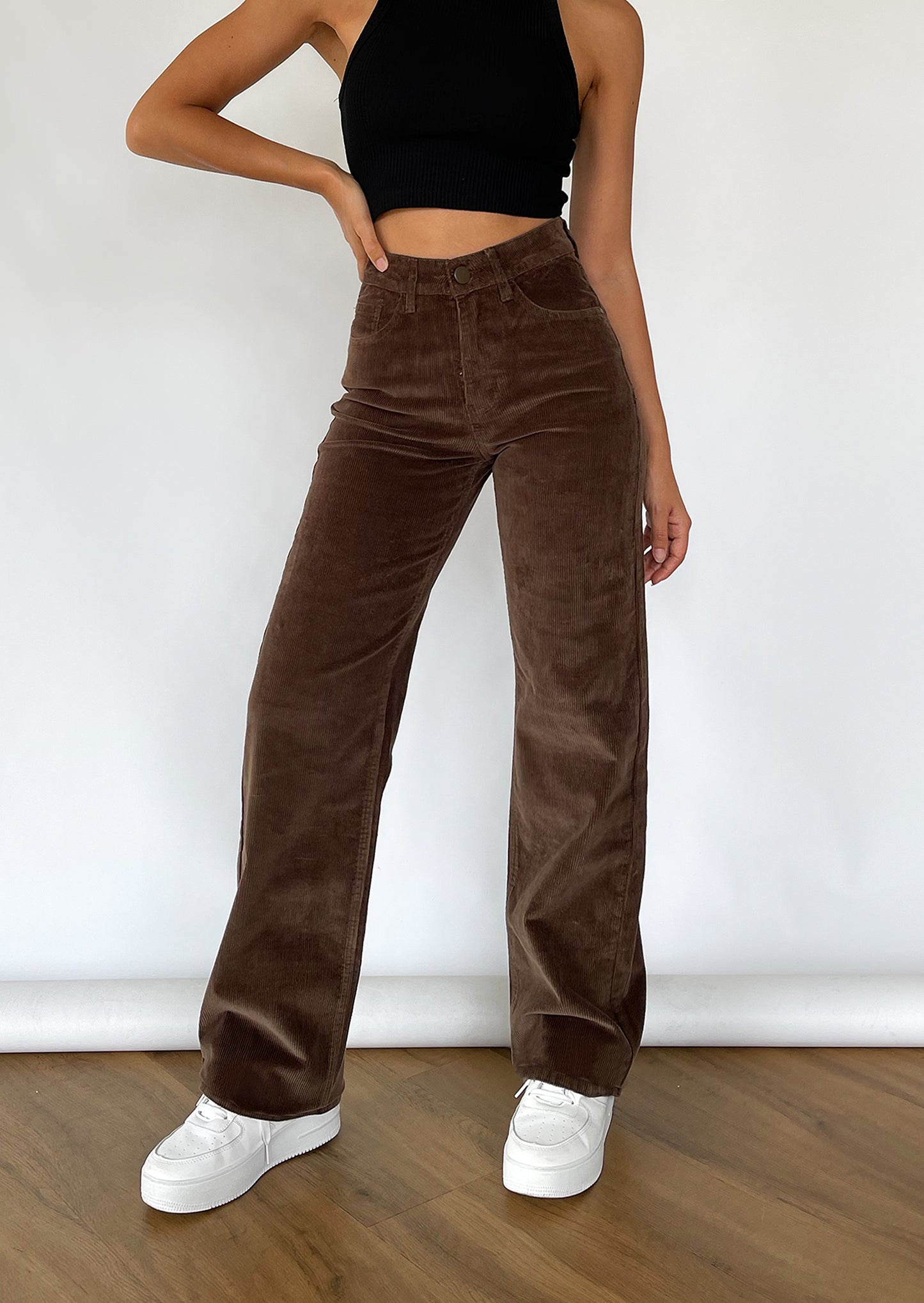 Wide leg trousers in brown corduroy