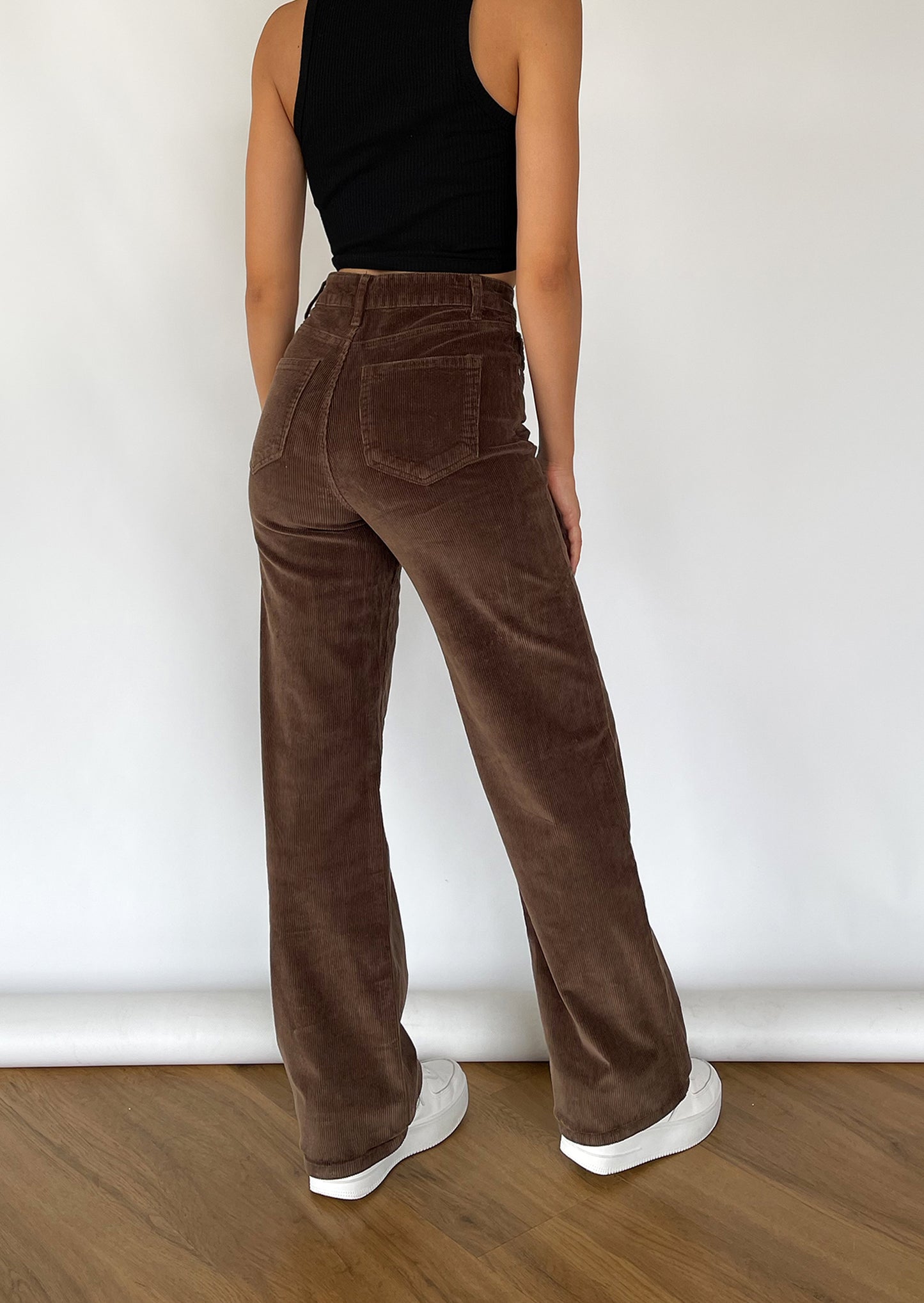 Wide leg trousers in brown corduroy