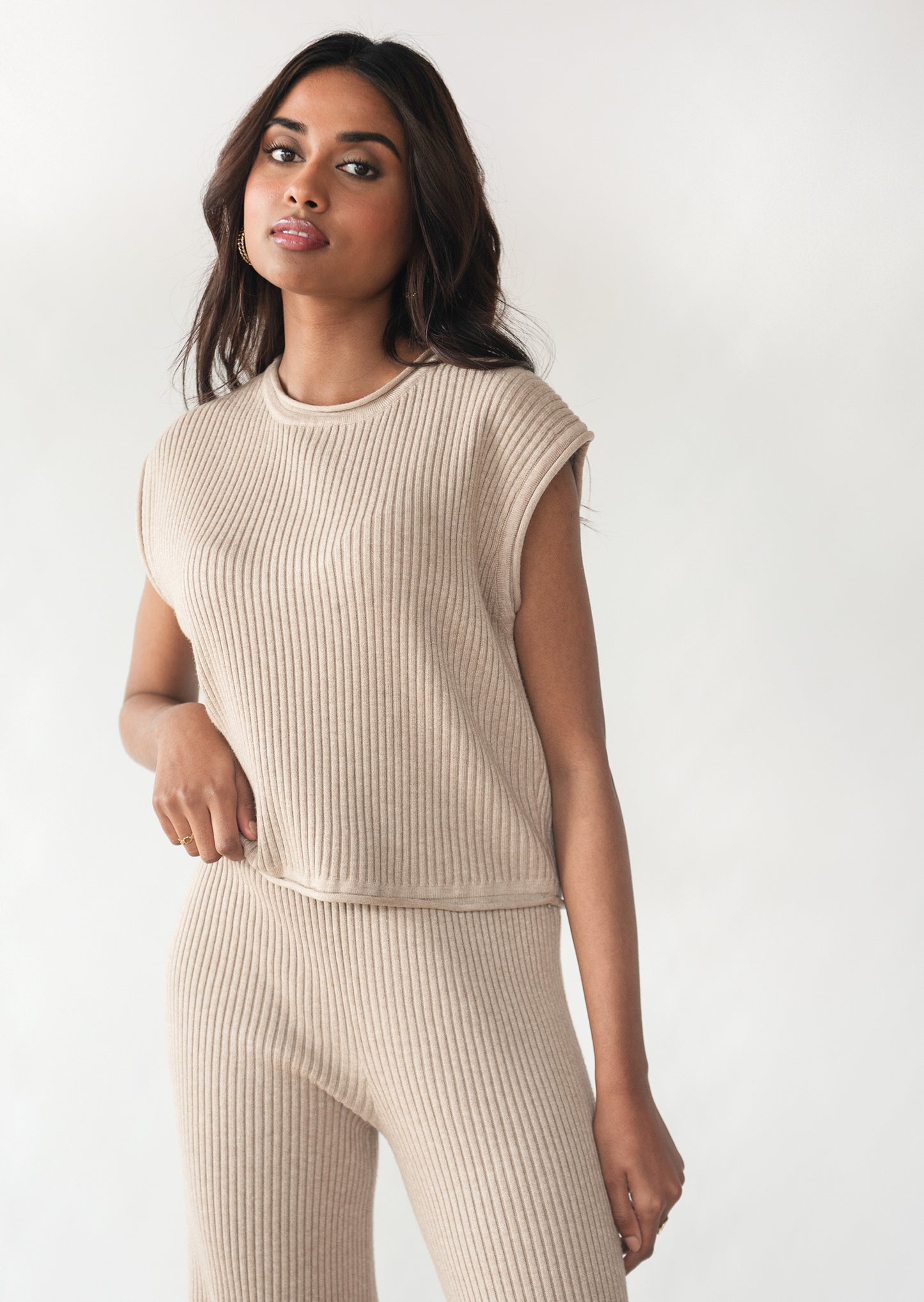 Knitted ribbed trousers in taupe