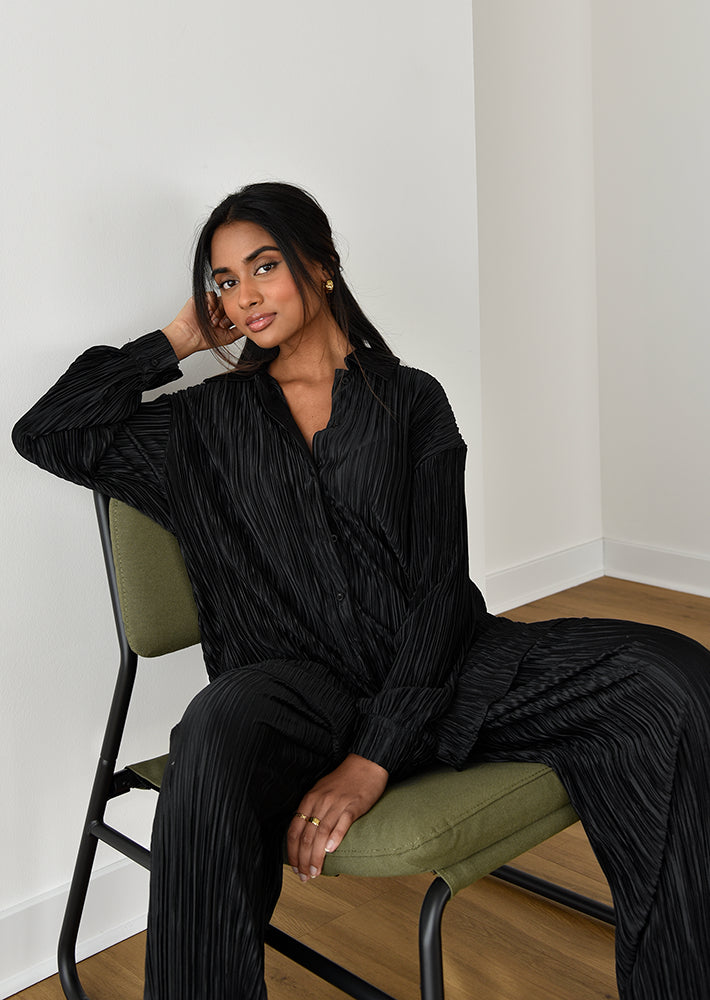 Pantalon en satin plissé