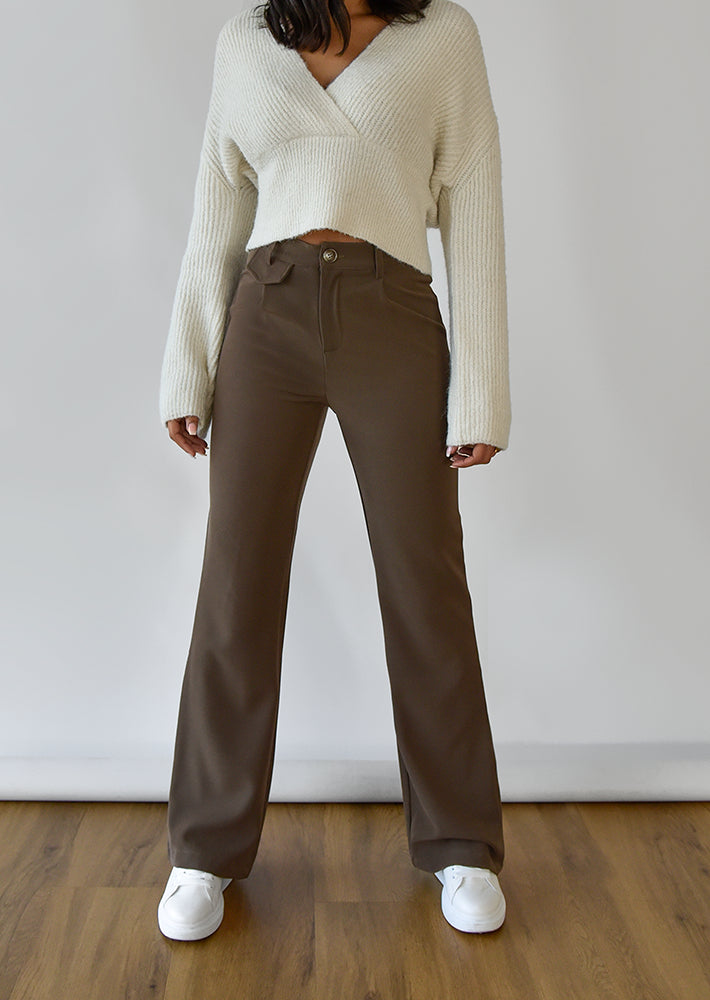 Flare trousers in brown