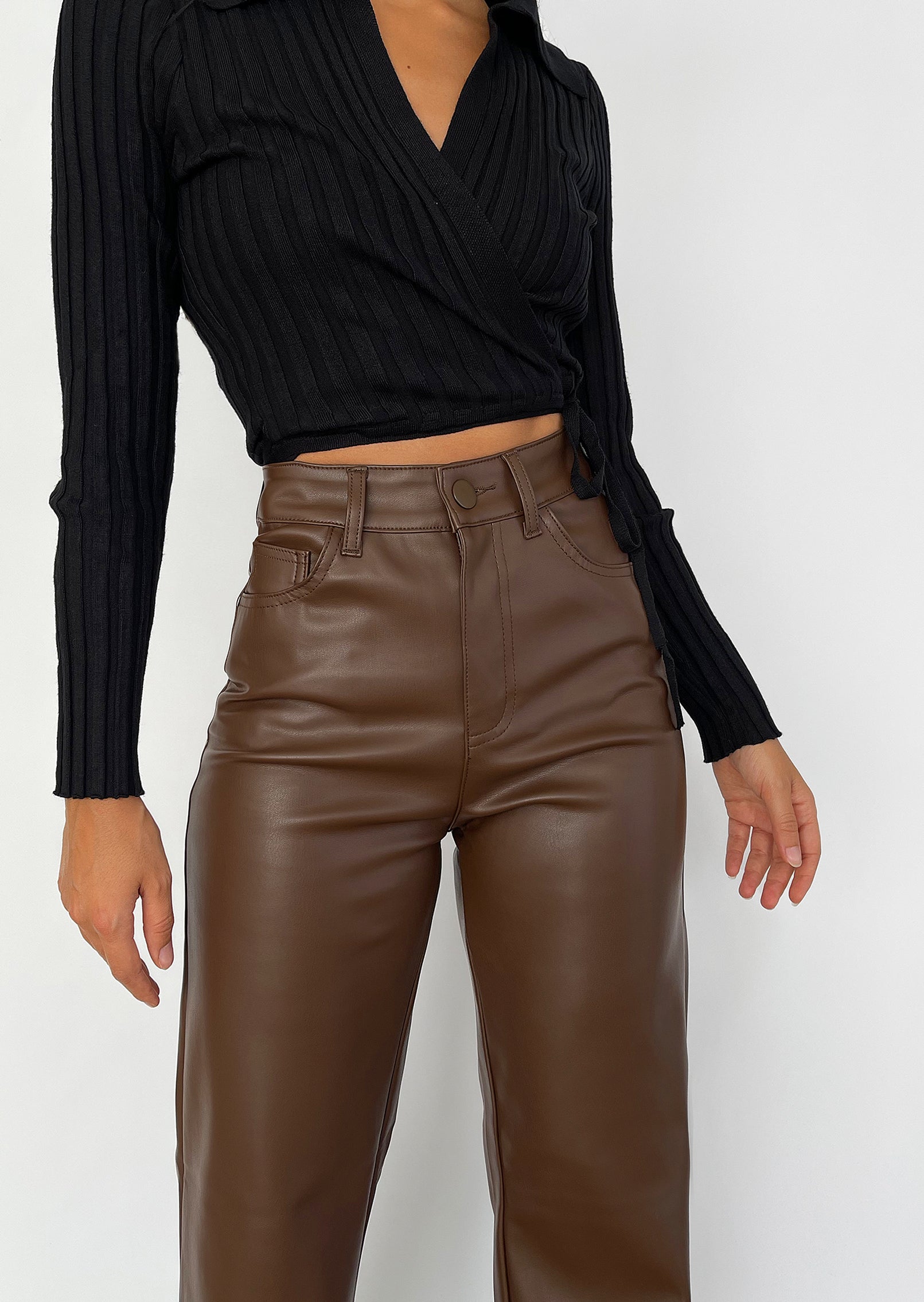Look Avec Pantalon Cuir Large Jupe Tendance Mode 2021 Femme Mode