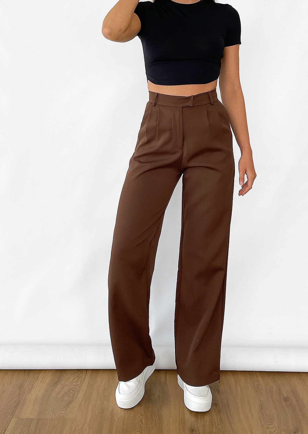 Wide leg pants in brown