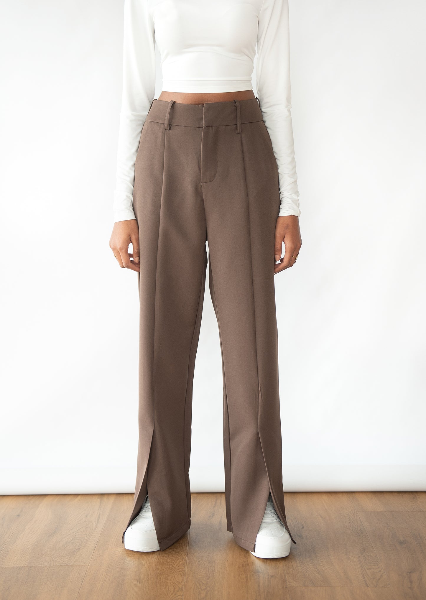 Split front trouser in brown