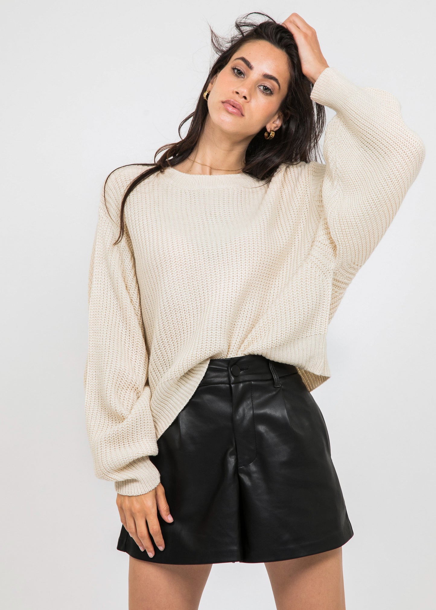 Oversize round neck jumper in beige