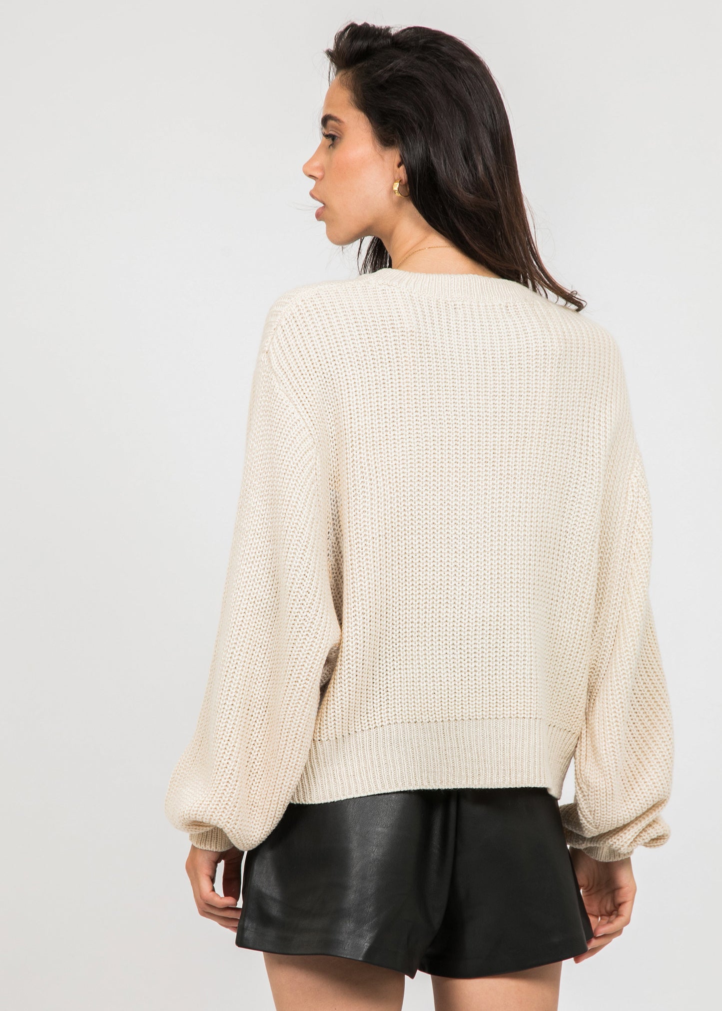 Oversize round neck jumper in beige