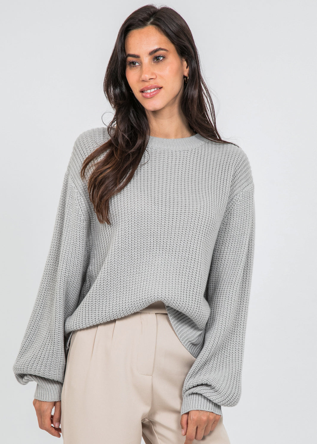 Oversize round neck jumper in grey