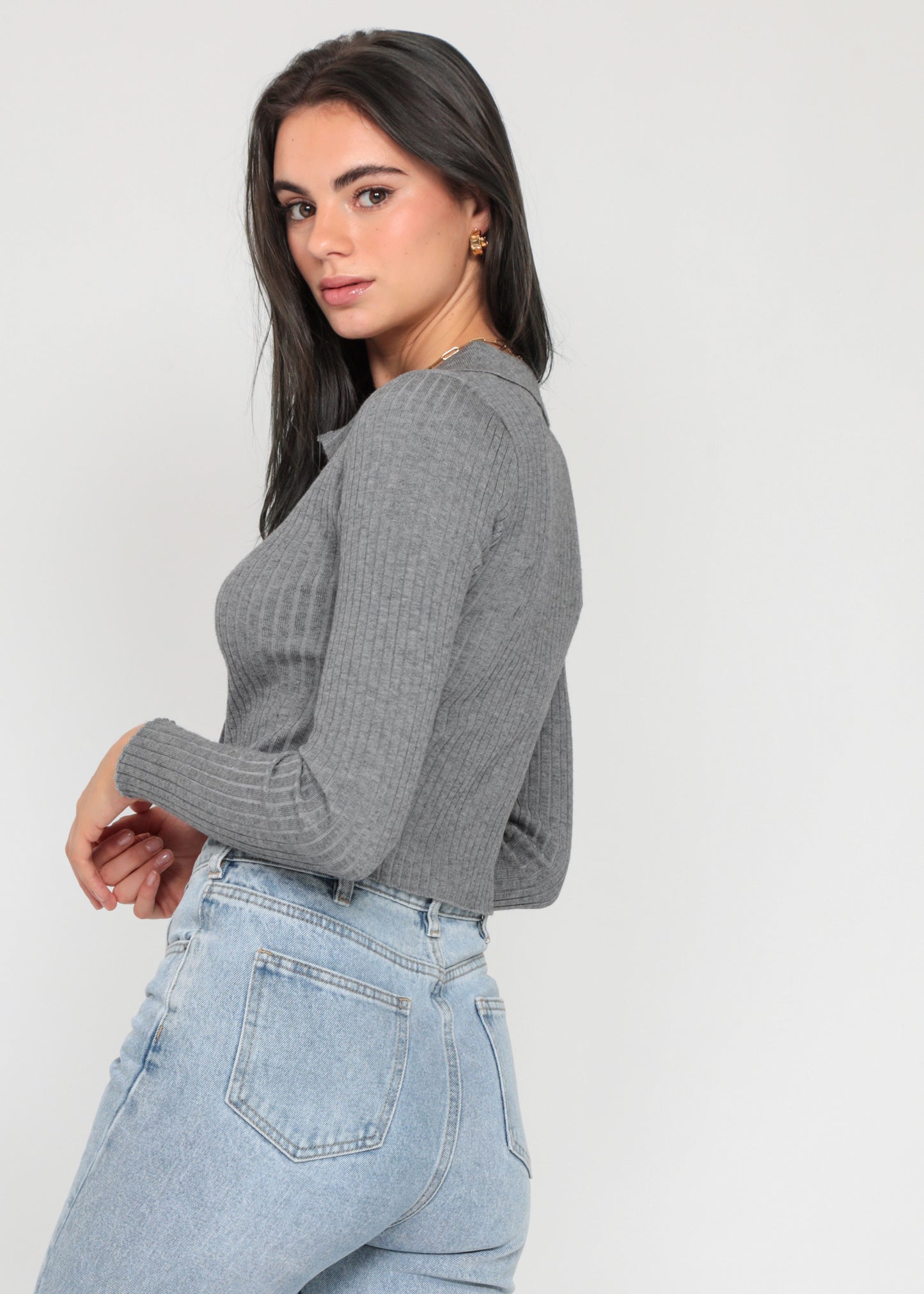 Ribbed jumper with revere collar in grey