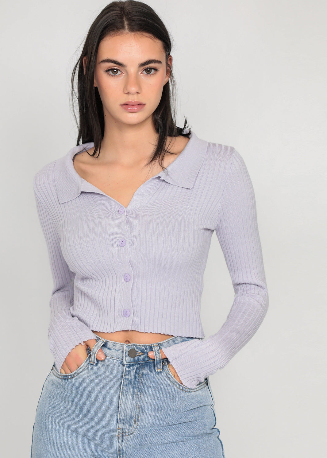 Jersey de canalé con cuello de solapas en lila