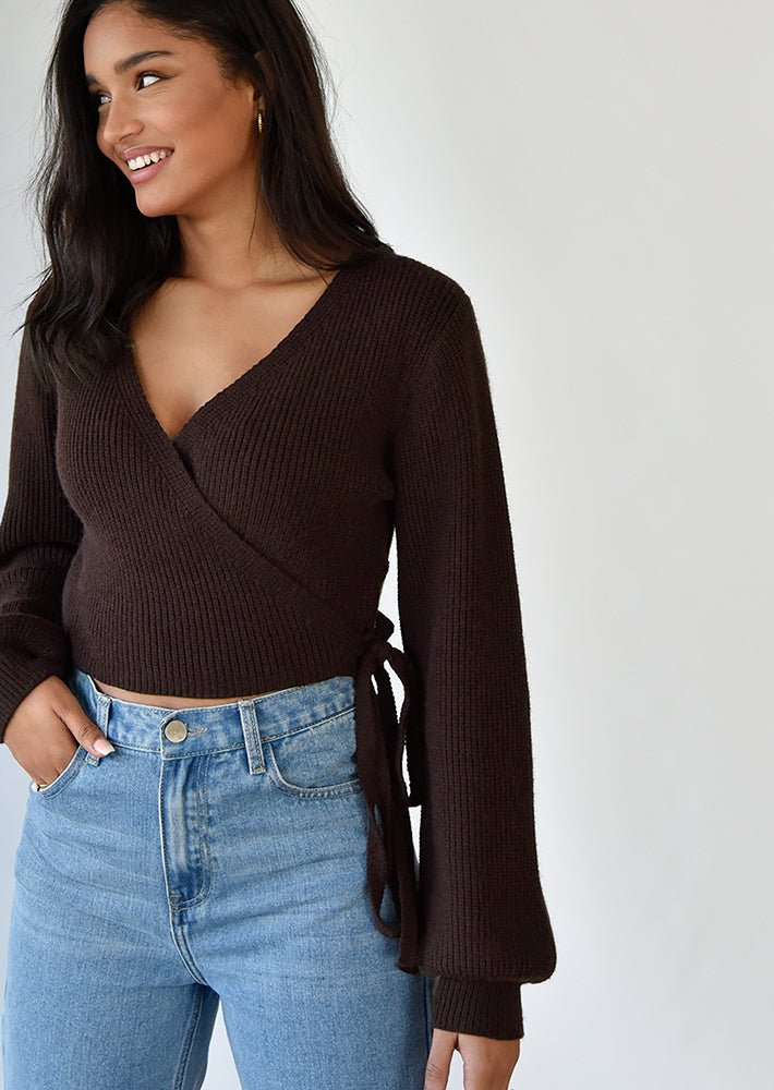 Wrap knitted jumper with balloon sleeves in brown