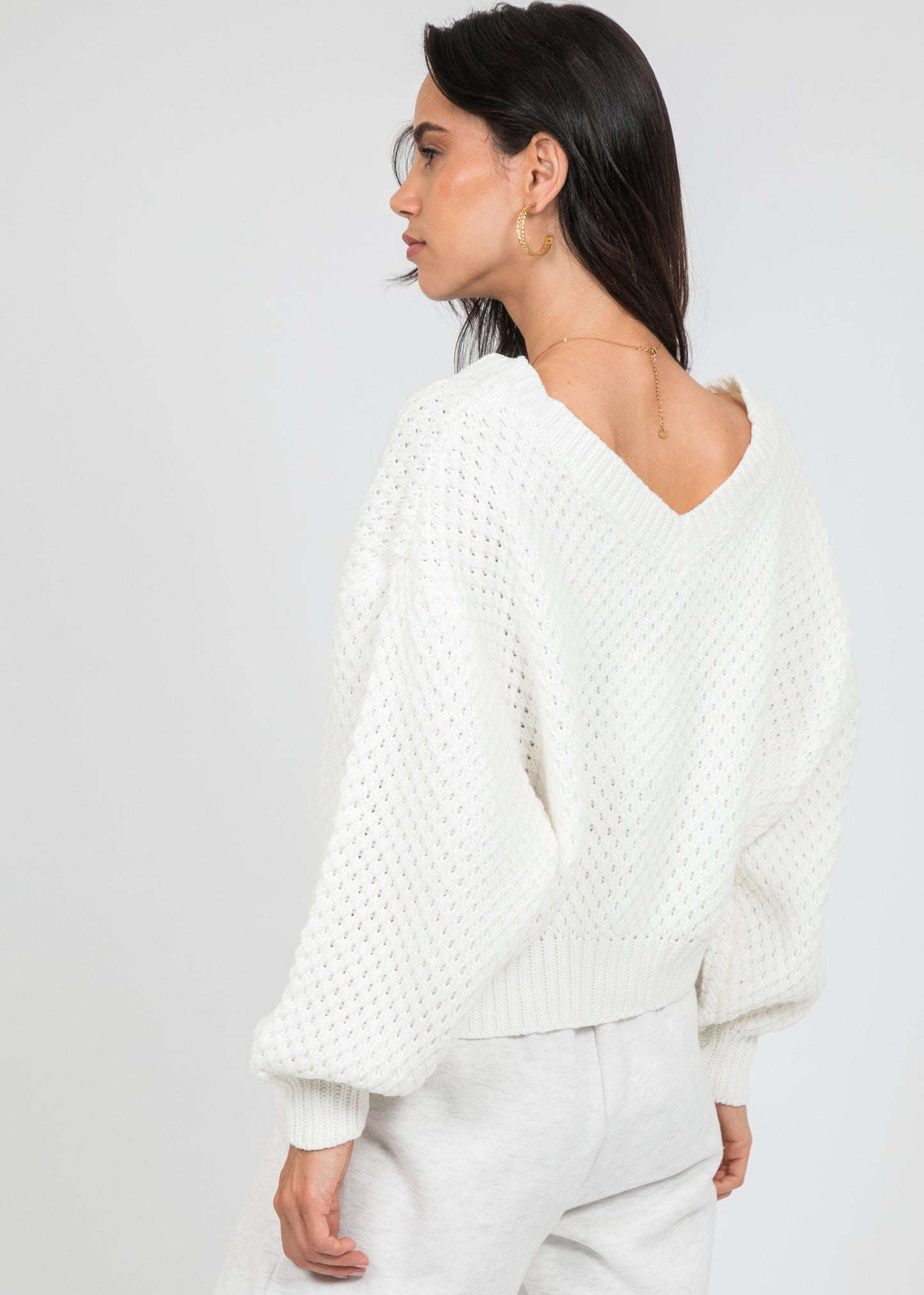 Chunky cable knit v neck jumper in white