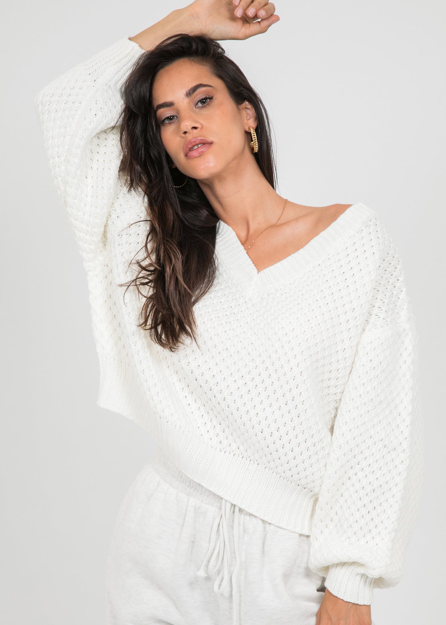 Chunky cable knit v neck jumper in white