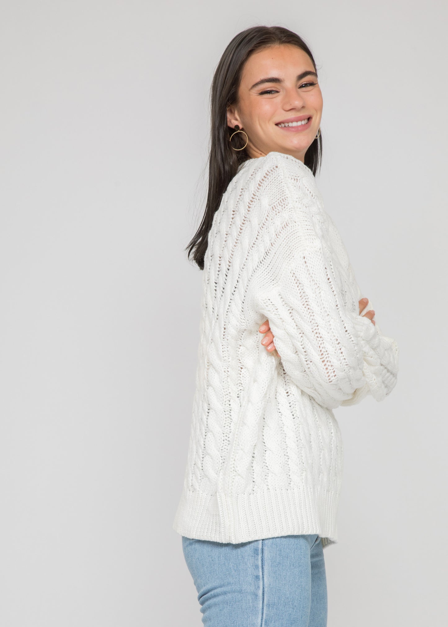 Cable knit round neck jumper in white