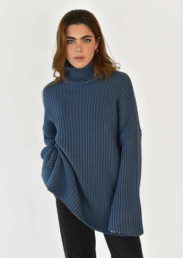 Turtleneck knitted sweater blue