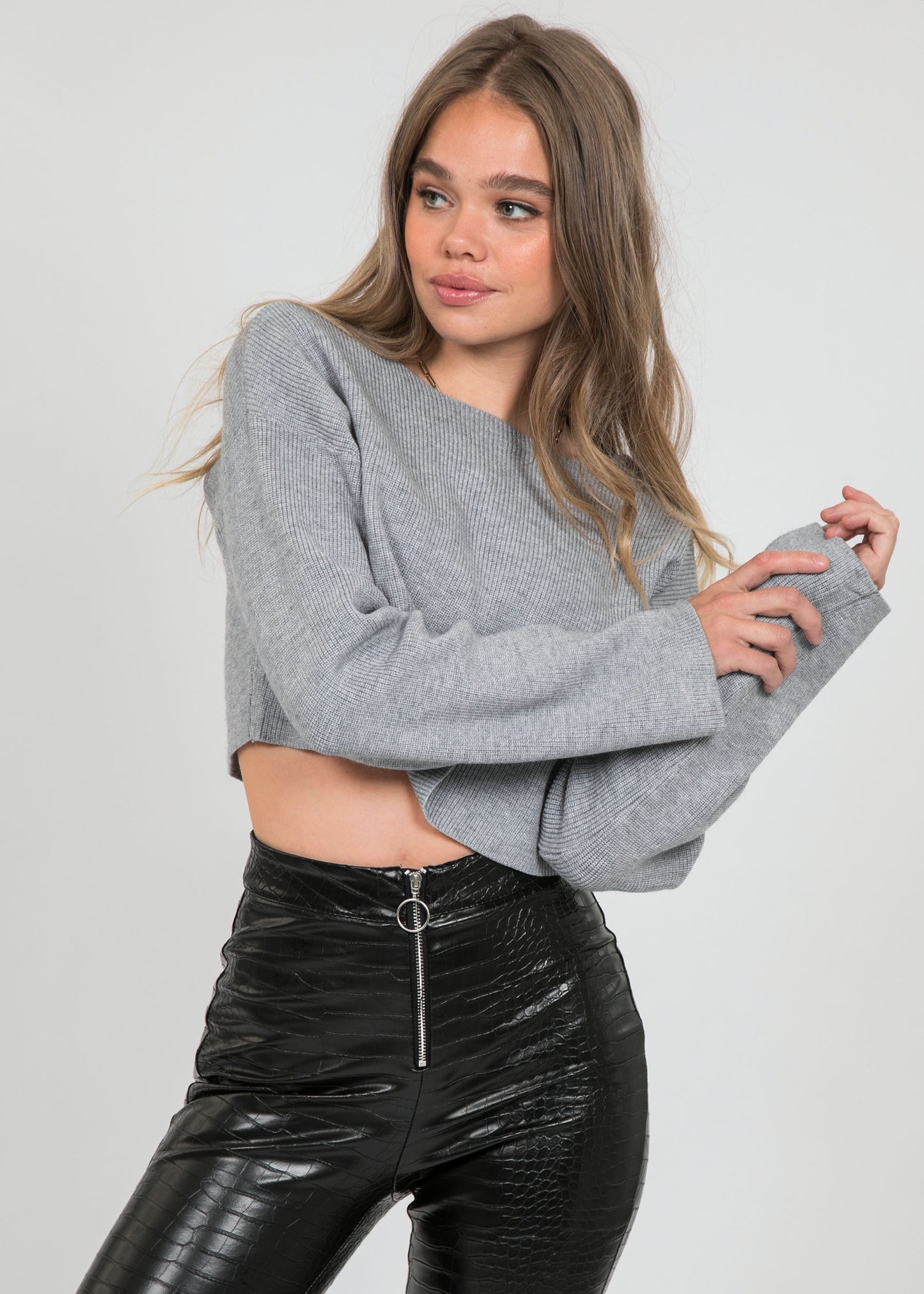 Cropped ribbed jumper in grey