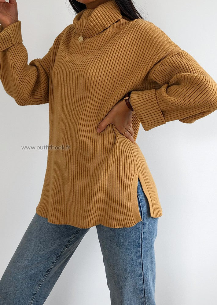 Oversize rib knit yellow jumper with slits