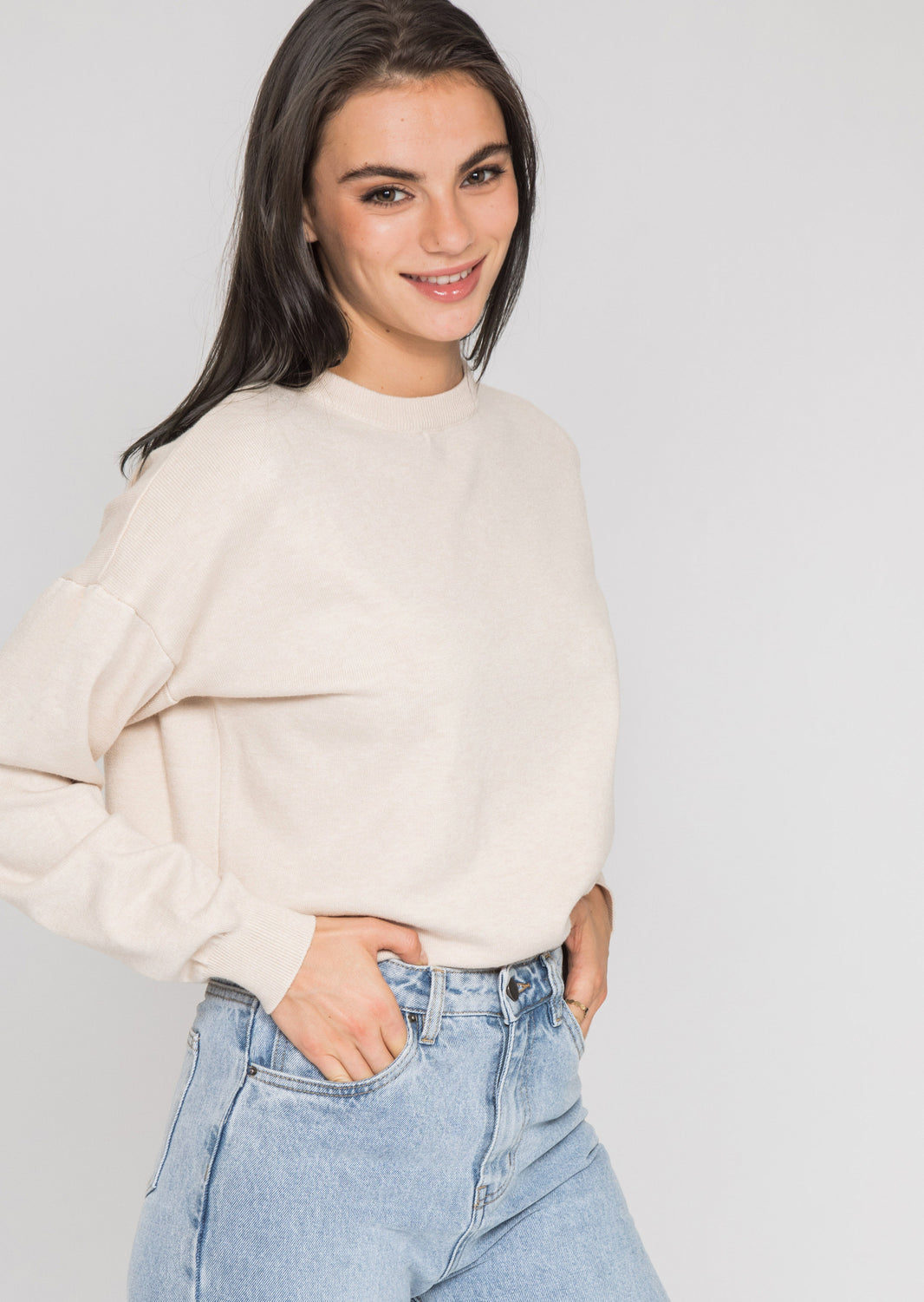 Pull oversize col rond en maille beige