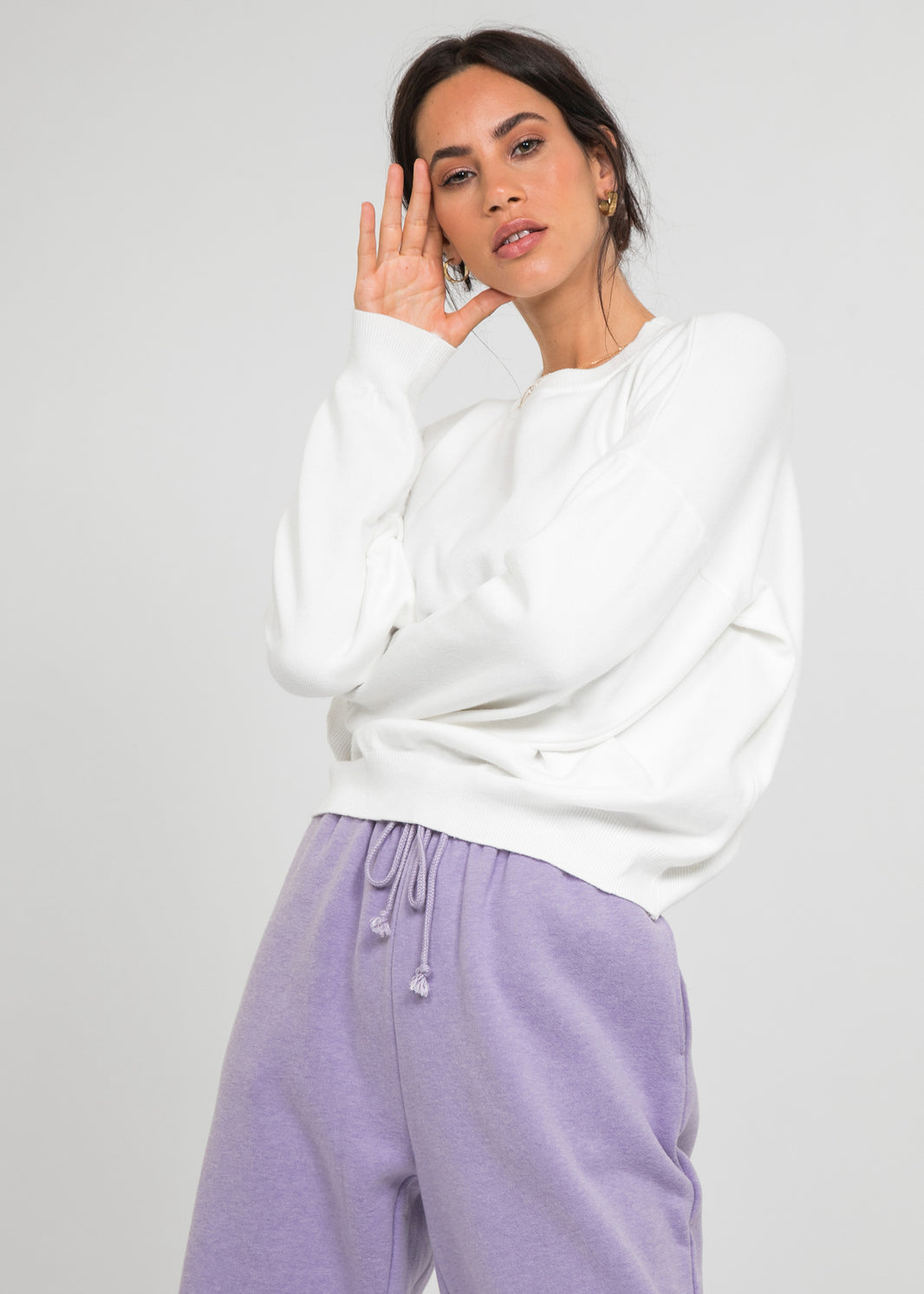 Oversized round neck jumper in white