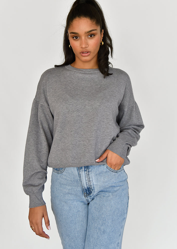 Pull oversize col rond en maille gris