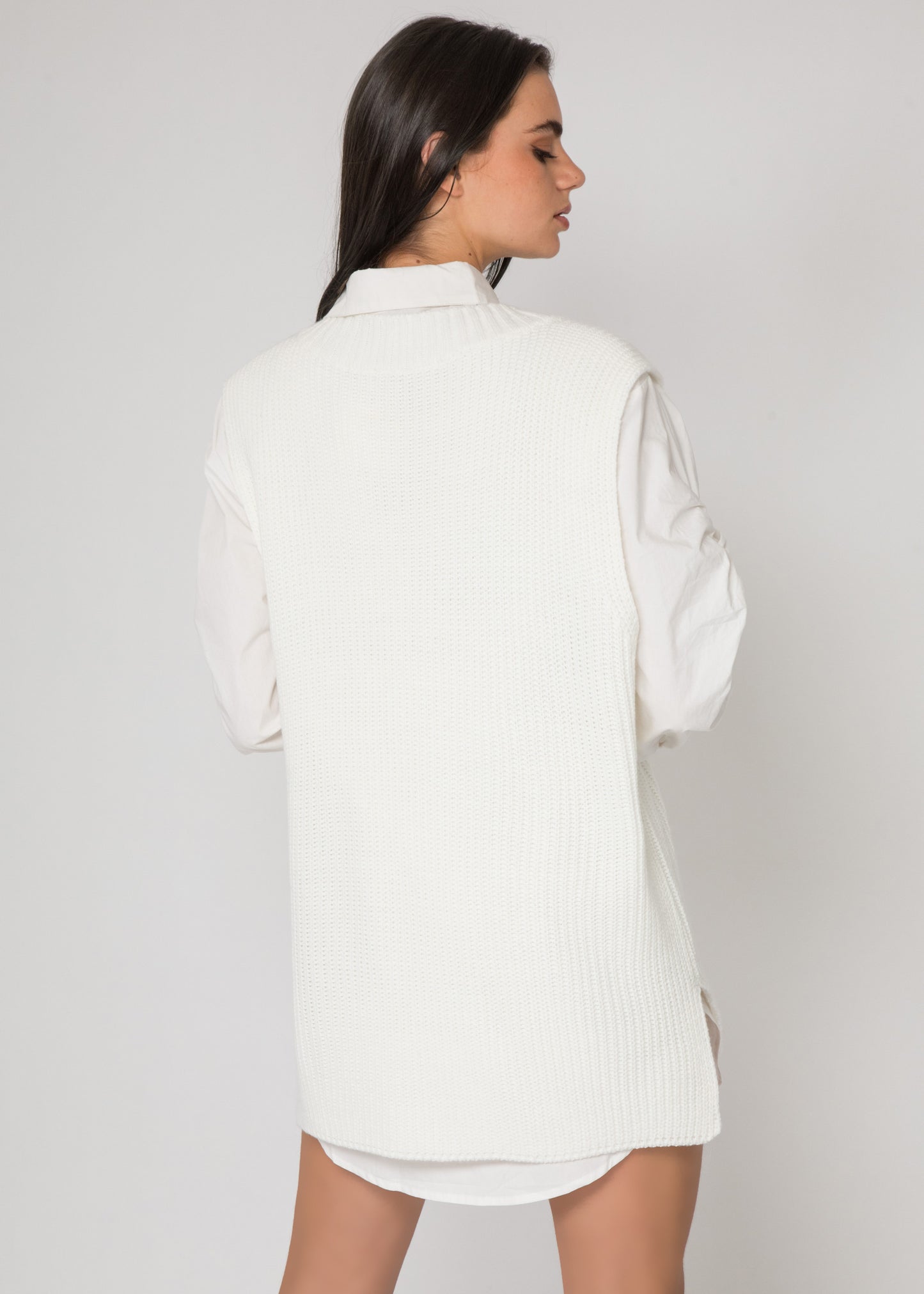 Knit sleeveless jumper in white