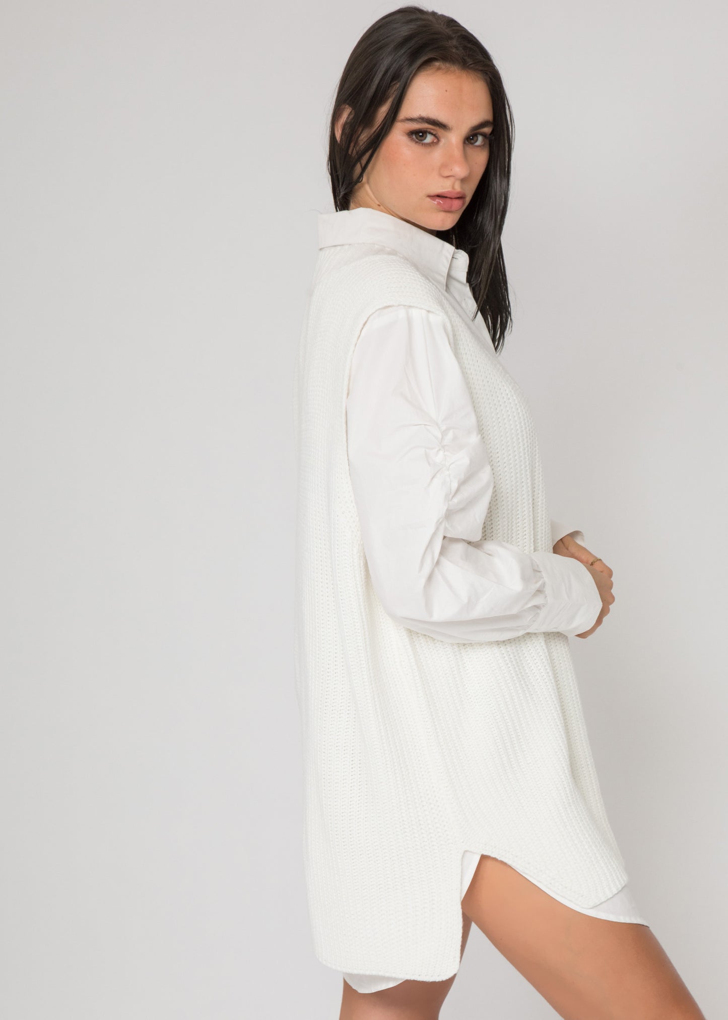 Knit sleeveless jumper in white