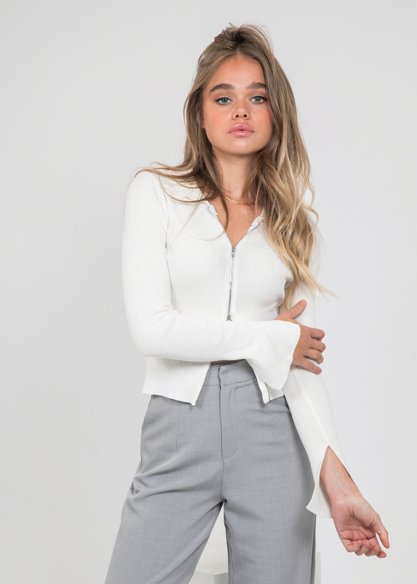 Zip front top with collar in white