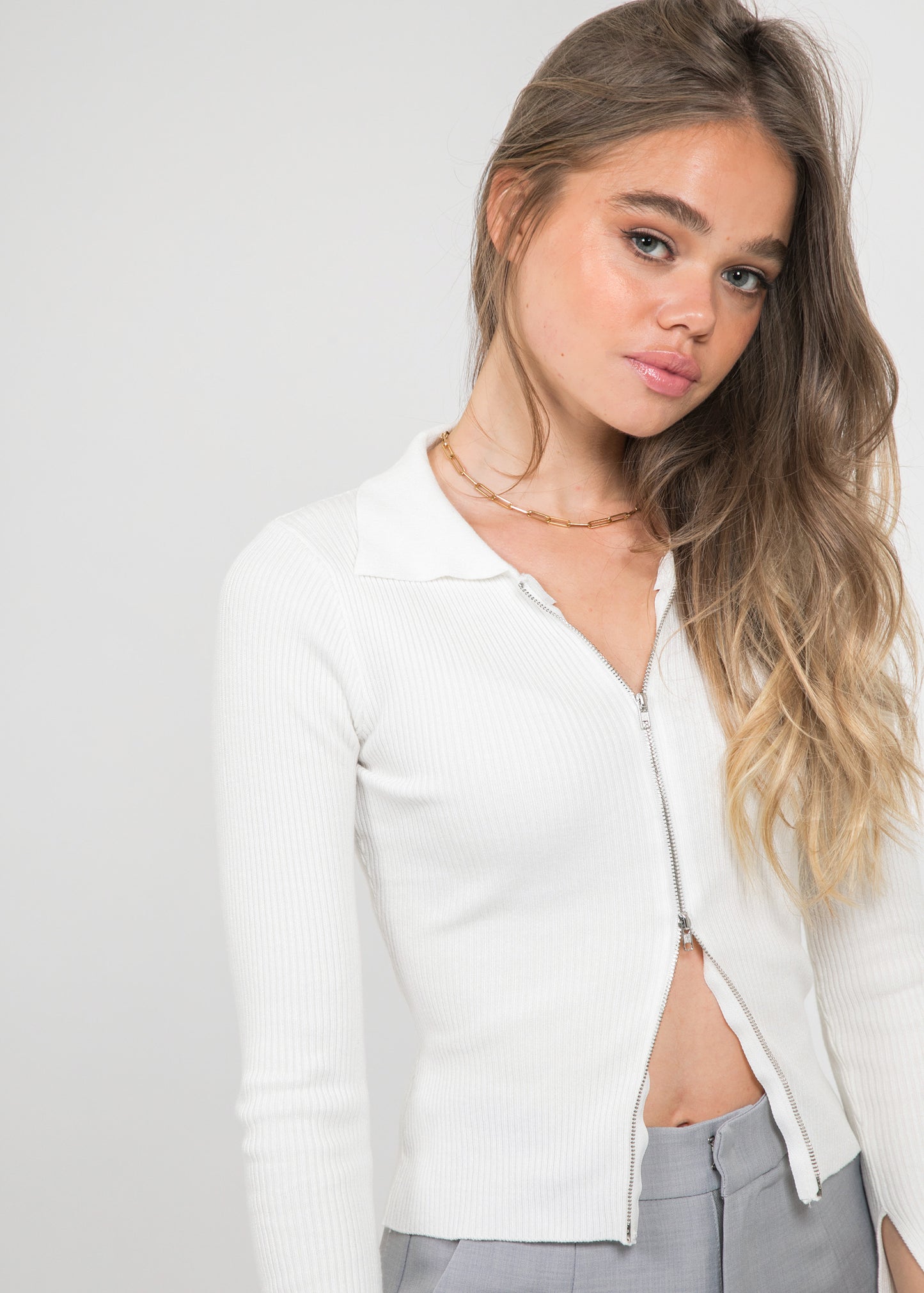 Zip front top with collar in white