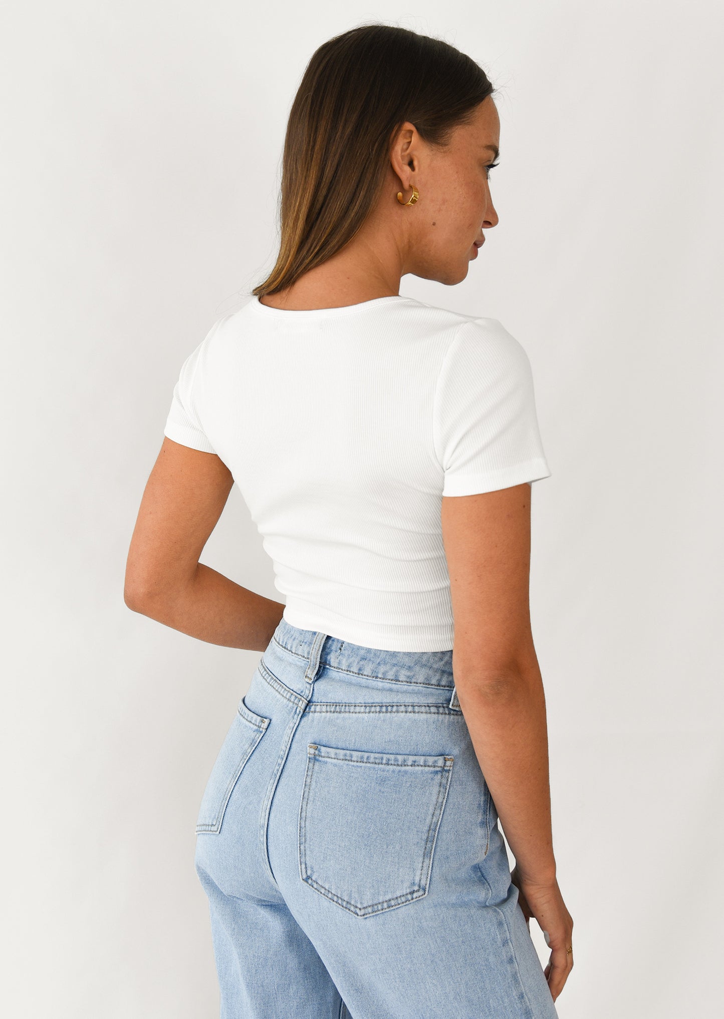 Ribbed top with notch neck in white