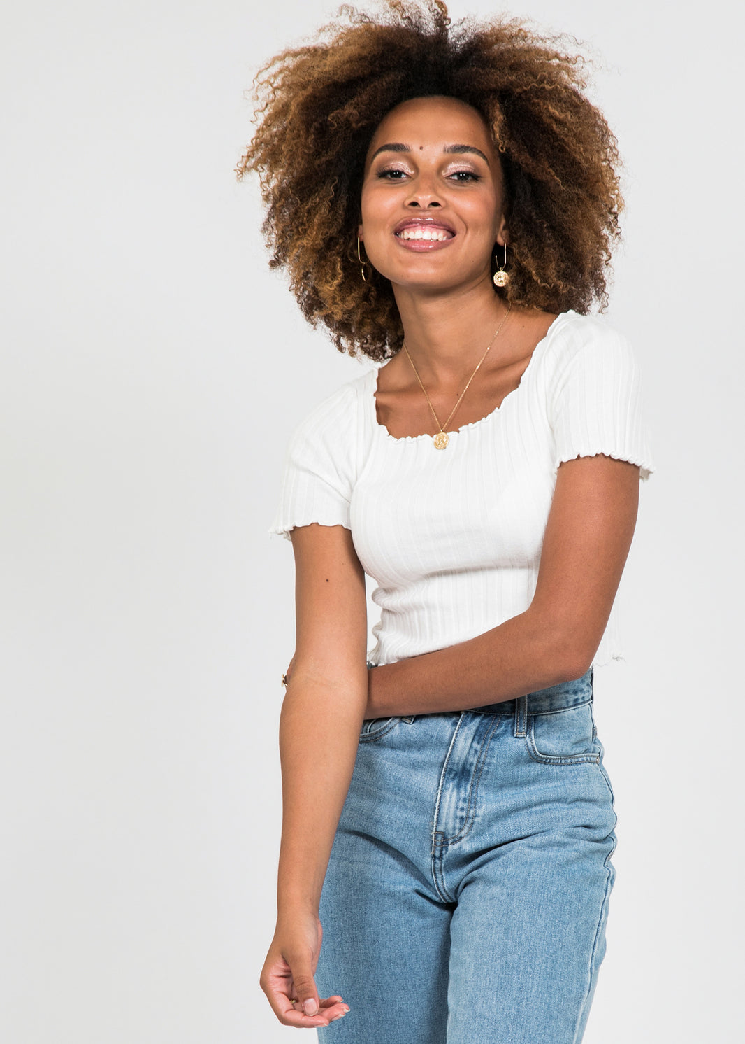 Ribbed top with lettuce edge detail in white