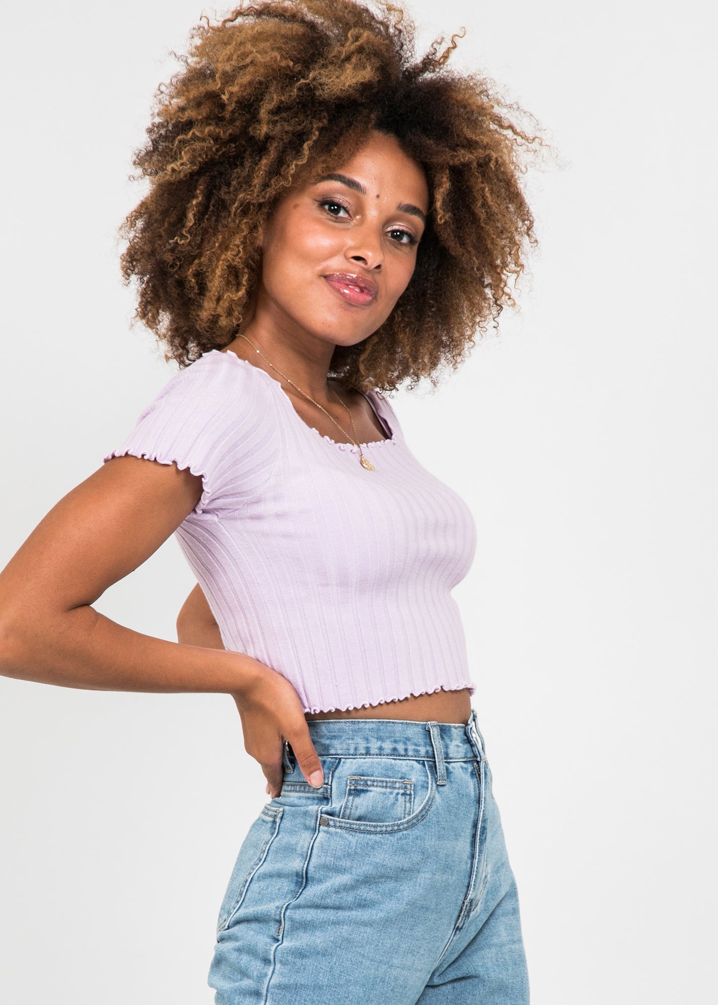 Ribbed top with lettuce edge detail in lilac